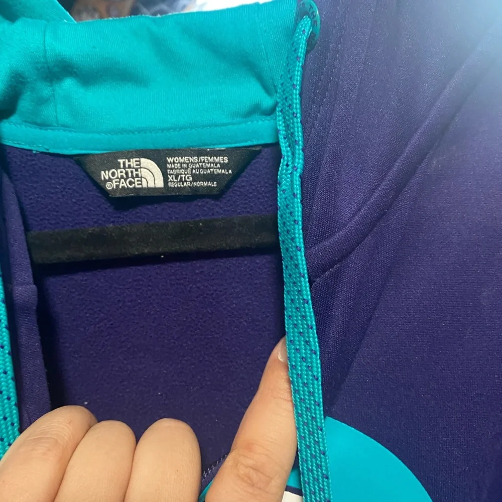 North face jacket - Picture 2 of 2